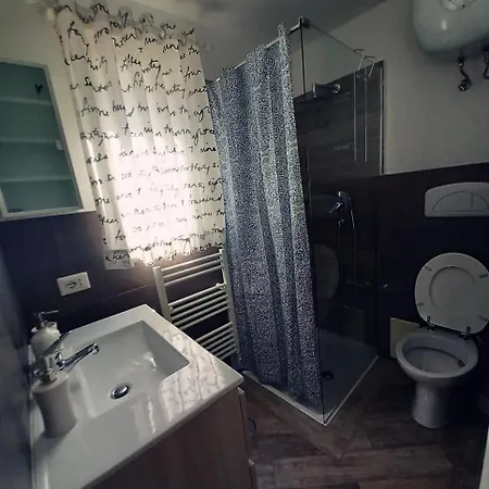 Le Di Roberto * Gioia Del Colle